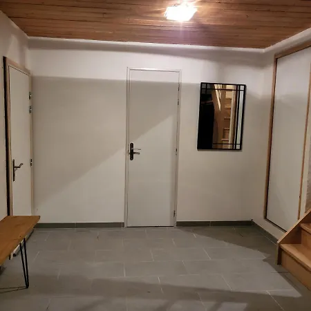 Maison De Moyenne Montagne Baignee Par Le Soleil *